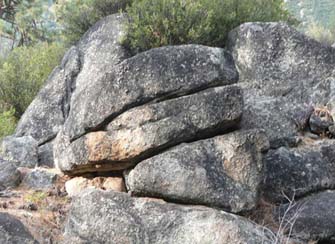 beau rocher naturel